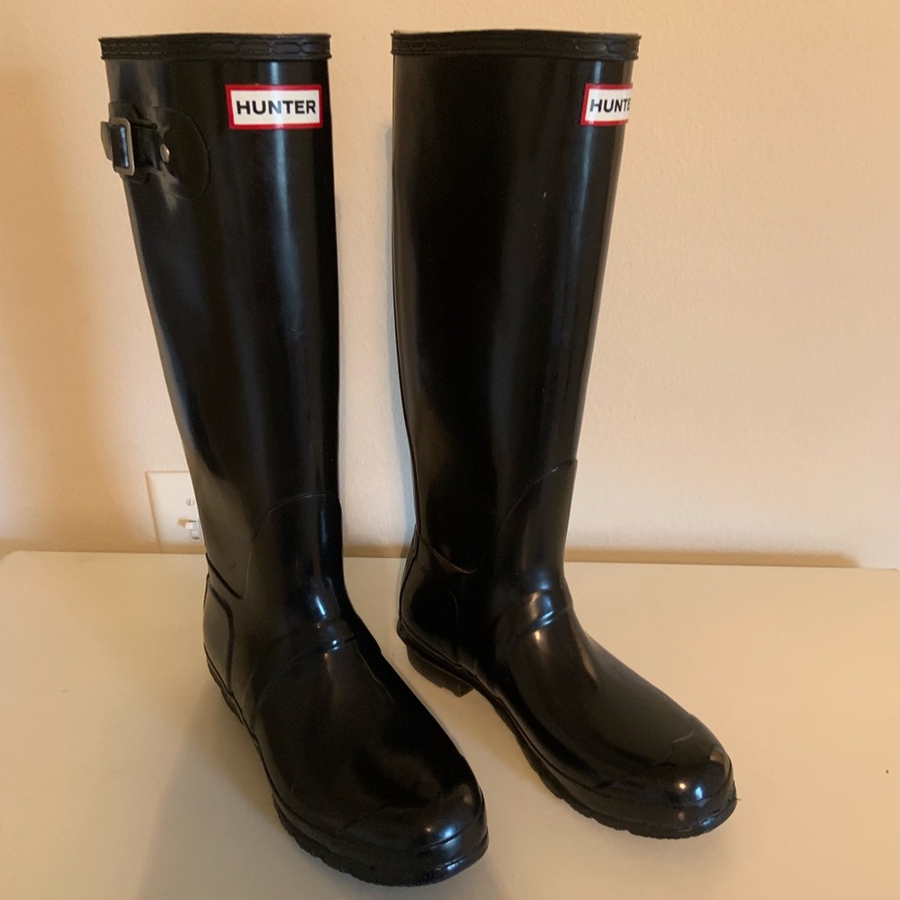 Hunter tall black gloss rain boots size 9